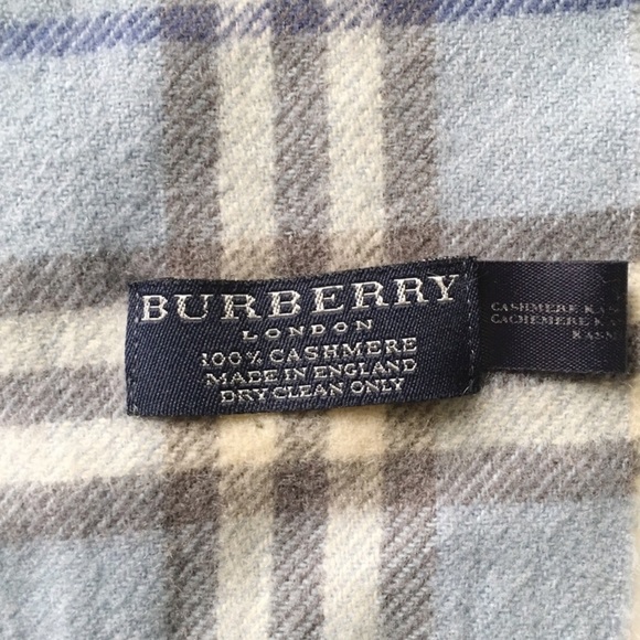 Burberry Scarf - Picture 3 of 3